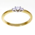 Złoty pierścionek z cyrkoniami