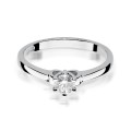 Złoty pierścionek ozdobiony diamentem 0.30 ct