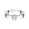 Złoty pierścionek ozdobiony diamentem 0.28ct