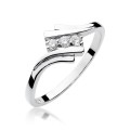 Złoty pierścionek ozdobiony diamentem 0.09 ct