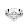 Złoty pierścionek ozdobiony diamentami 0.51 ct