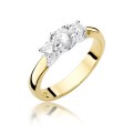 Złoty pierścionek ozdobiony 3 diamentami 0.49 ct