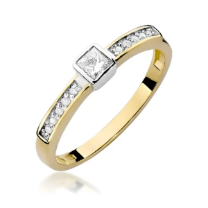 Złoty pierścionek ozdobione brylantami 0,24 ct