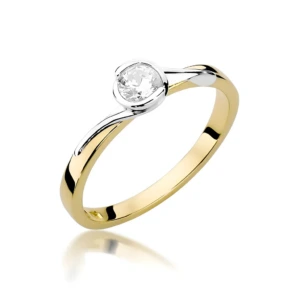 Złoty pierścionek ozdobiony brylantem 0.25 ct