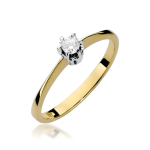 Złoty pierścionek ozdobiony diamentami 0.10ct