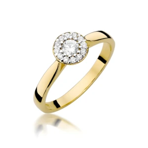 Złoty pierścionek ozdobiony diamentami 0.22 ct